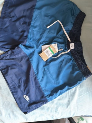 Nike swim shorts XL new, blue