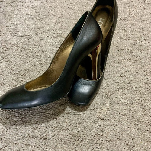 Migato leather casual pumps like new, black and gold