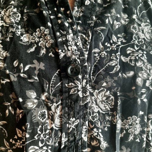 Women's shirt used in excellent condition with long sleeves, size S