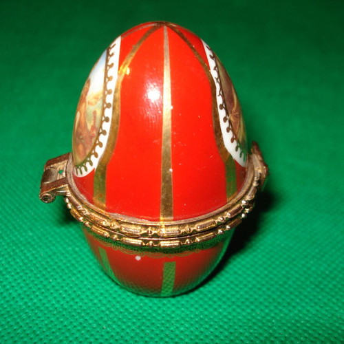 Porcelain decorative egg like new