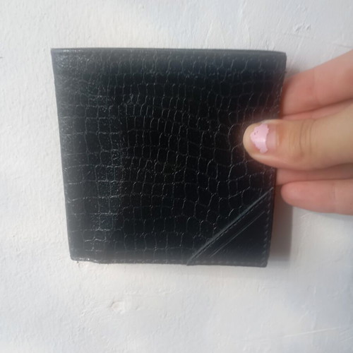 Bifold Wallet like new, black crocodile-embossed slim design
