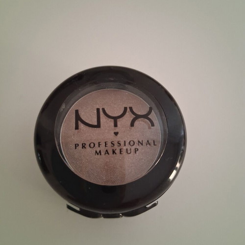 NYX eyeshadow HS22 like new