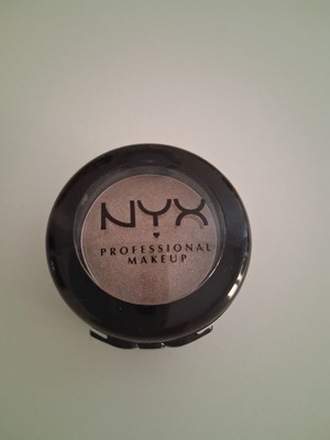 NYX eyeshadow HS22 like new