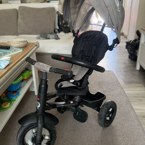 QPlay Folding Tricycle Rito Plus Eva Grey used, broken clip on belt