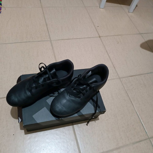 Adidas Predator Accuracy kids football shoes size 38 like new