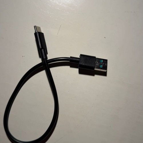 Short USB to USB Type-C charging cable like new, black