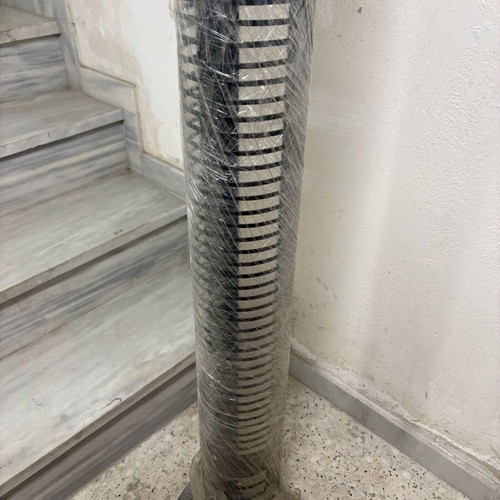 Metal CD tower like new, capacity 60-70 CDs, height 1.80m