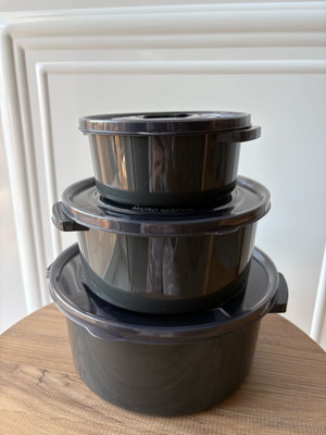 Set of 3 round storage containers new, microwave safe