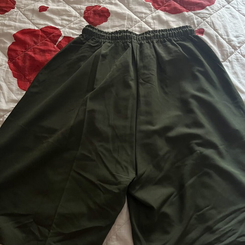 Men's green bermuda shorts, size S