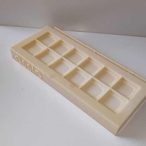 Essie stand for 12 nail polishes used