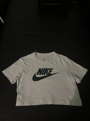 Nike white crop T-shirt, loose fit, XS