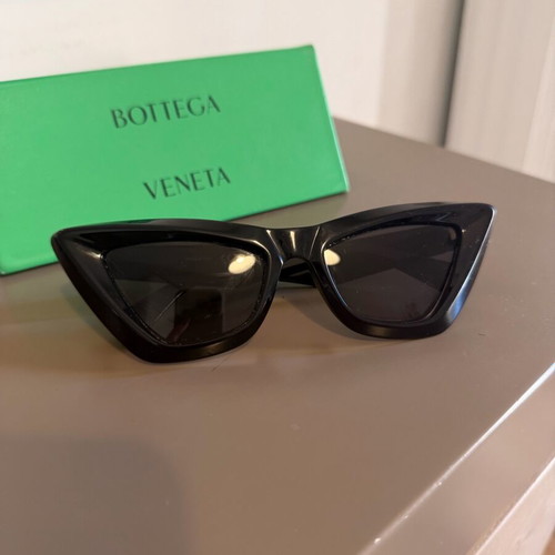 Bottega Veneta black glasses like new