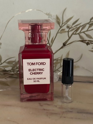 Tom Ford Electric Cherry κανονικό άρωμα 2 ml καινούργιο