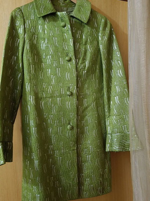 Vintage coat from the 60s like new with sleeve openings