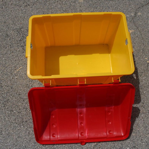 Plastic toy storage chest like new