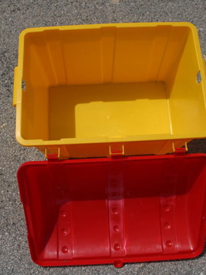 Plastic toy storage chest like new