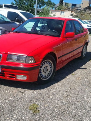 BMW 320 σεντάν σε κόκκινο με εξακύλινδρο κινητήρα VANOS