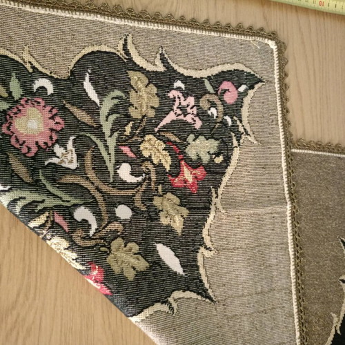Hand Embroideries like new, 450 pieces of squares and runners