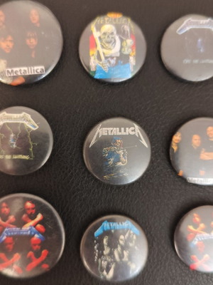 Metallica pin collection used, old badges