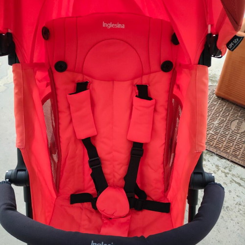 Inglesina Blink stroller like new, coral color, lightweight