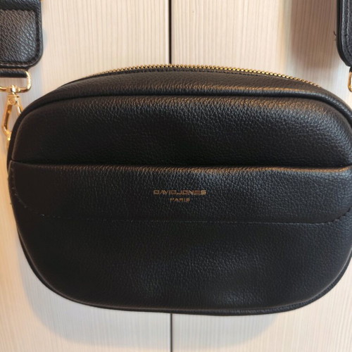 David Jones crossbody mailbag like new, black