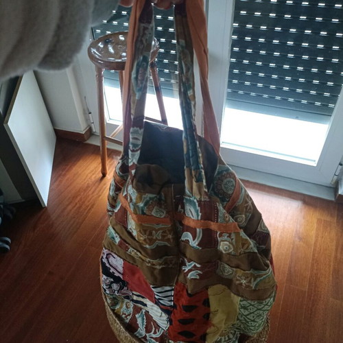 Shoulder bag with straw base like new