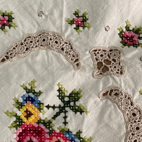 Vintage napkins used, pack of 5, handmade embroidered
