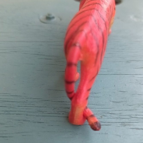 Realistic plastic tiger figure, about 10 cm