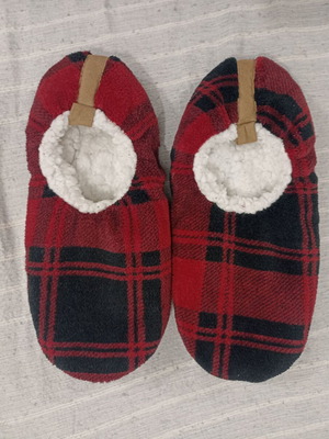 Winter house slippers new, red-black checkered, size 44-45