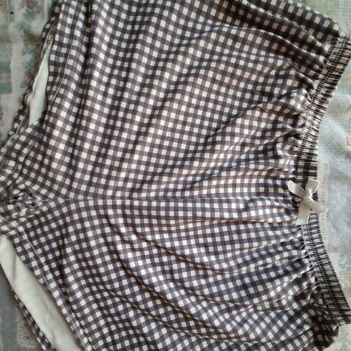 Plaid pajama shorts with bow, almost like new, gray, size L