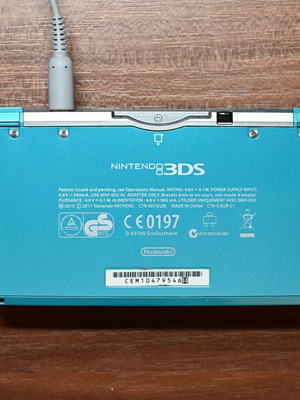 Nintendo 3DS handheld console, Aqua Blue
