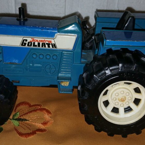 Joustra Goliath used metal tractor 20cm with plastic wheels