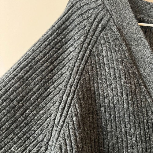 H&M knitted cardigan gray like new, size L