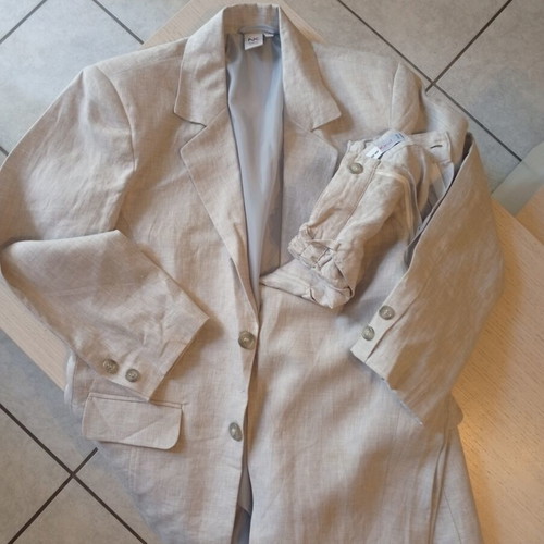 New Kind Linen Suit Beige Size 140 For 10 Years Like New