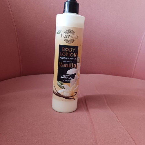 Fiore vita body lotion with vanilla scent 300 ml new
