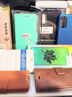 Phone cases and screen protectors like new, various models pack