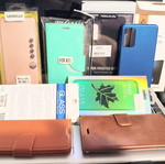 Phone cases and screen protectors like new, various models pack