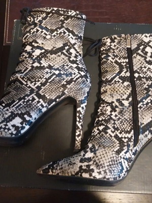 Snake print ankle boots new, size 39, stiletto heels