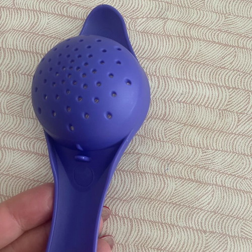 Tupperware small baking sieve purple/blue, new