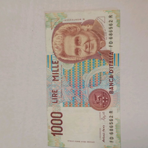 Banknotes used from Italy, Macedonia and Sweden