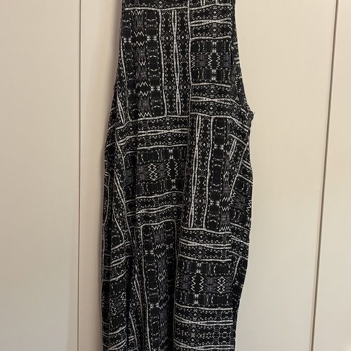 Bershka dress like new, size L 40 12, black