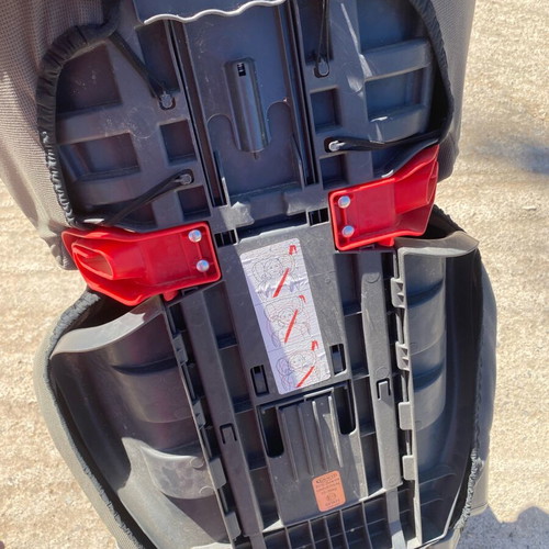 Graco children's car seat used with armrests and drink holders