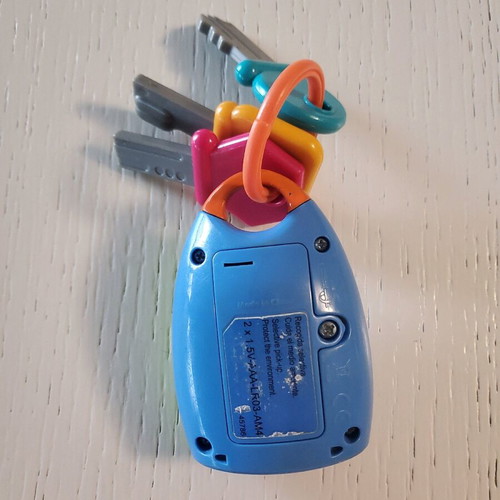 ItsImagical Baby Toy with 3 Car Keys, 4 Sounds and Lights like new