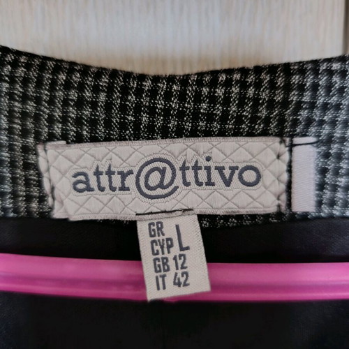 Attrattivo dress slim fit like new, size L