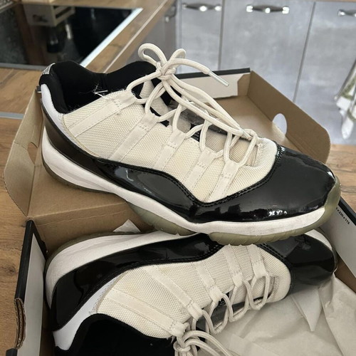 Nike Jordan 11 Low like new, black and white, size 45