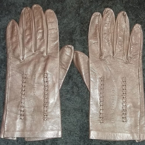Women's gloves used leather, wool, and fabric sizes 7 1/2 and 8