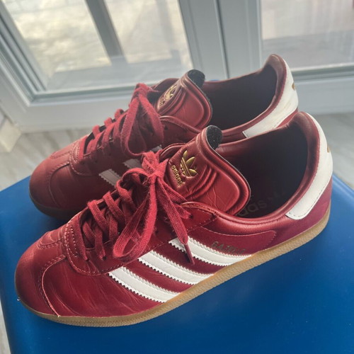 Adidas Gazelle athletic shoes like new, size 39 1/3, red
