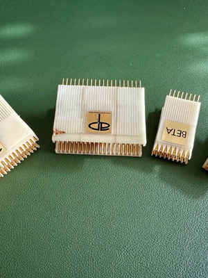 Integrated Circuit Test Clips used, set of 4 pieces