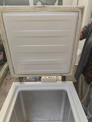 Beko freezer 107lt used with door seal and small hole issues