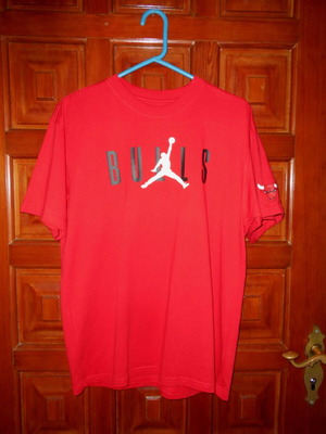 Μπλούζα Nike Bulls σαν καινούργια, μέγεθος S-M, κόκκινη